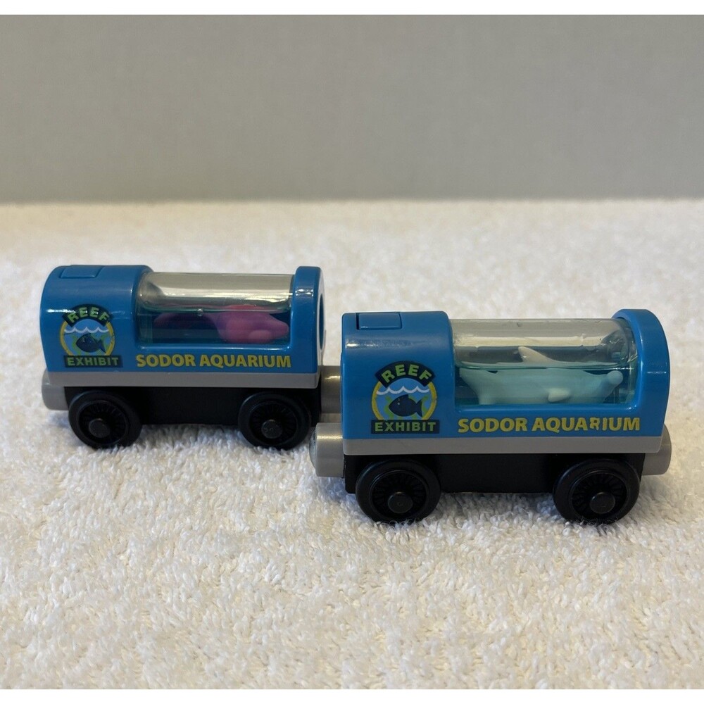 Thomas Wooden Railway Sodor Aquarium Light Up Shark & Squid Train Reef Exhibit